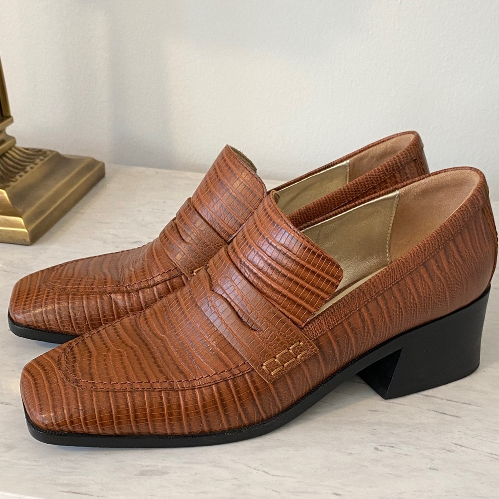 Elegant Tan Crocodile Pattern Platform Shoes - image 2